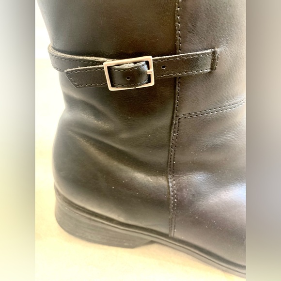 Clark’s Zip & Buckle Detail Low Heel Comfort Boot - Picture 3 of 6